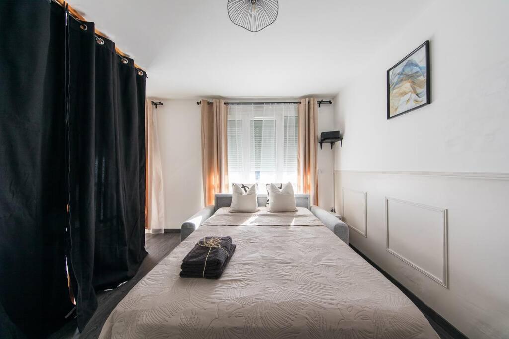 Appartement Cinehome - 5 Min Centre-parking/tram Au Pied Tours