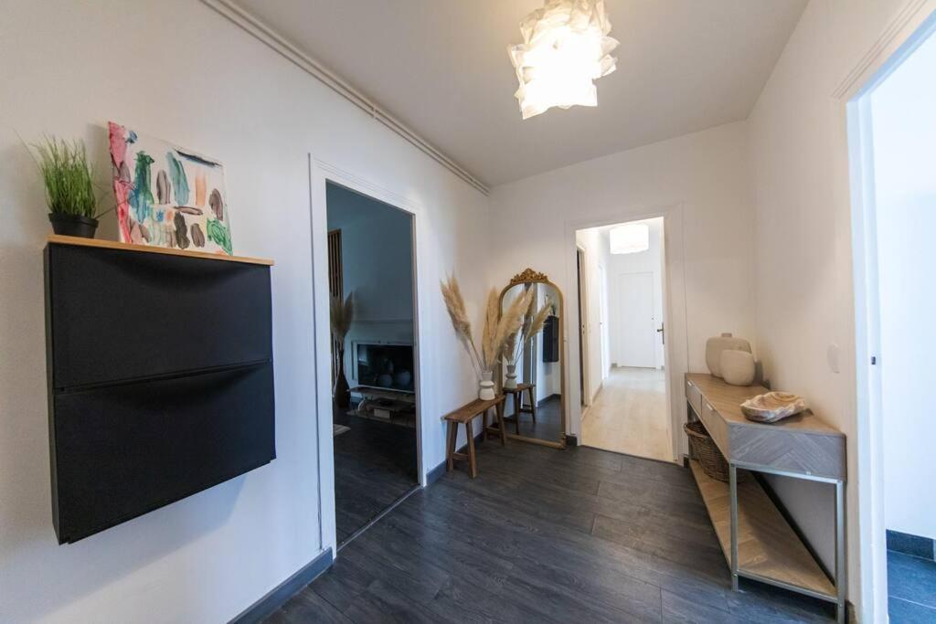 Cinehome - 5 Min Centre-parking/tram Au Pied Apartment