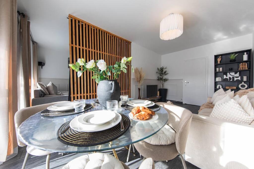 Cinehome - 5 Min Centre-parking/tram Au Pied Appartement *